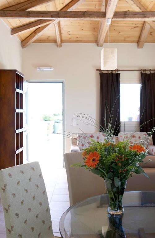 The Seasons Villas Mousata Room photo