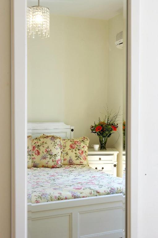 The Seasons Villas Mousata Room photo