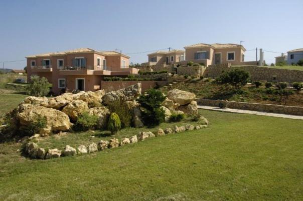 The Seasons Villas Mousata Exterior photo