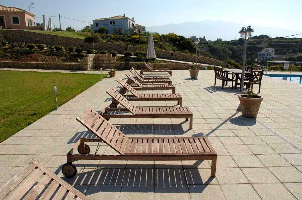 The Seasons Villas Mousata Exterior photo