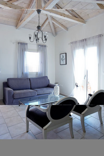 The Seasons Villas Mousata Exterior photo