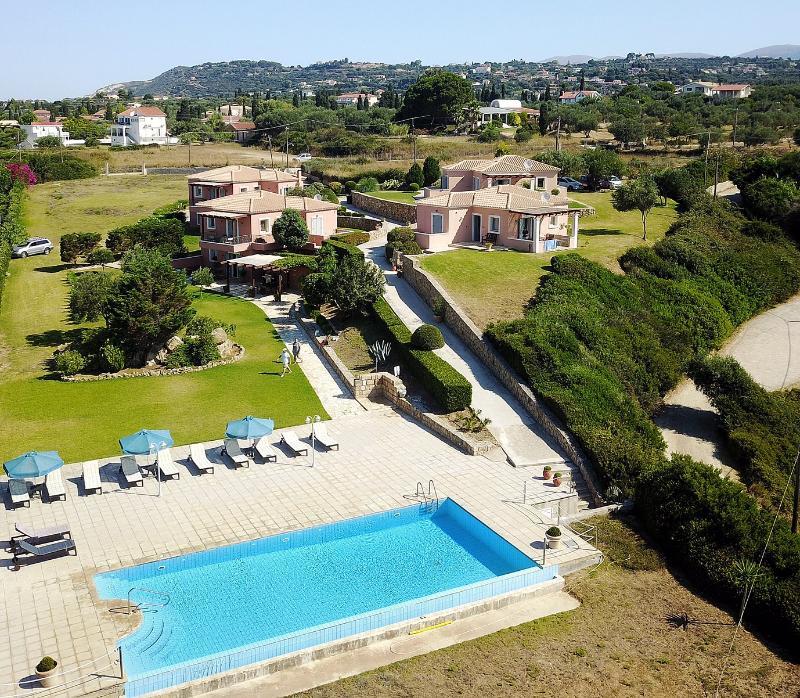 The Seasons Villas Mousata Exterior photo